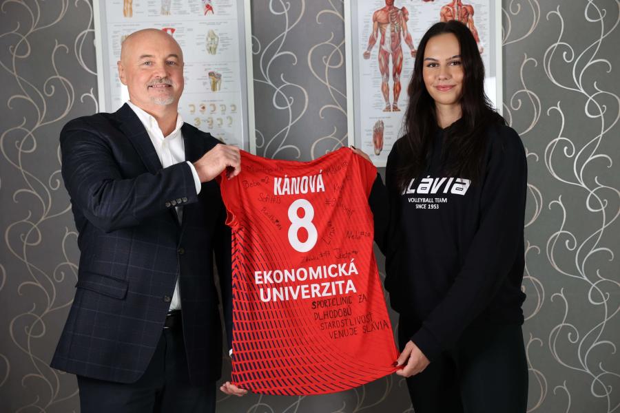 Volejbalistky VK Slávia EUBA sa poďakovali Medissimu za starostlivosť Volejbalistky VK Slávia EUBA sa poďakovali Medissimu za starostlivosť